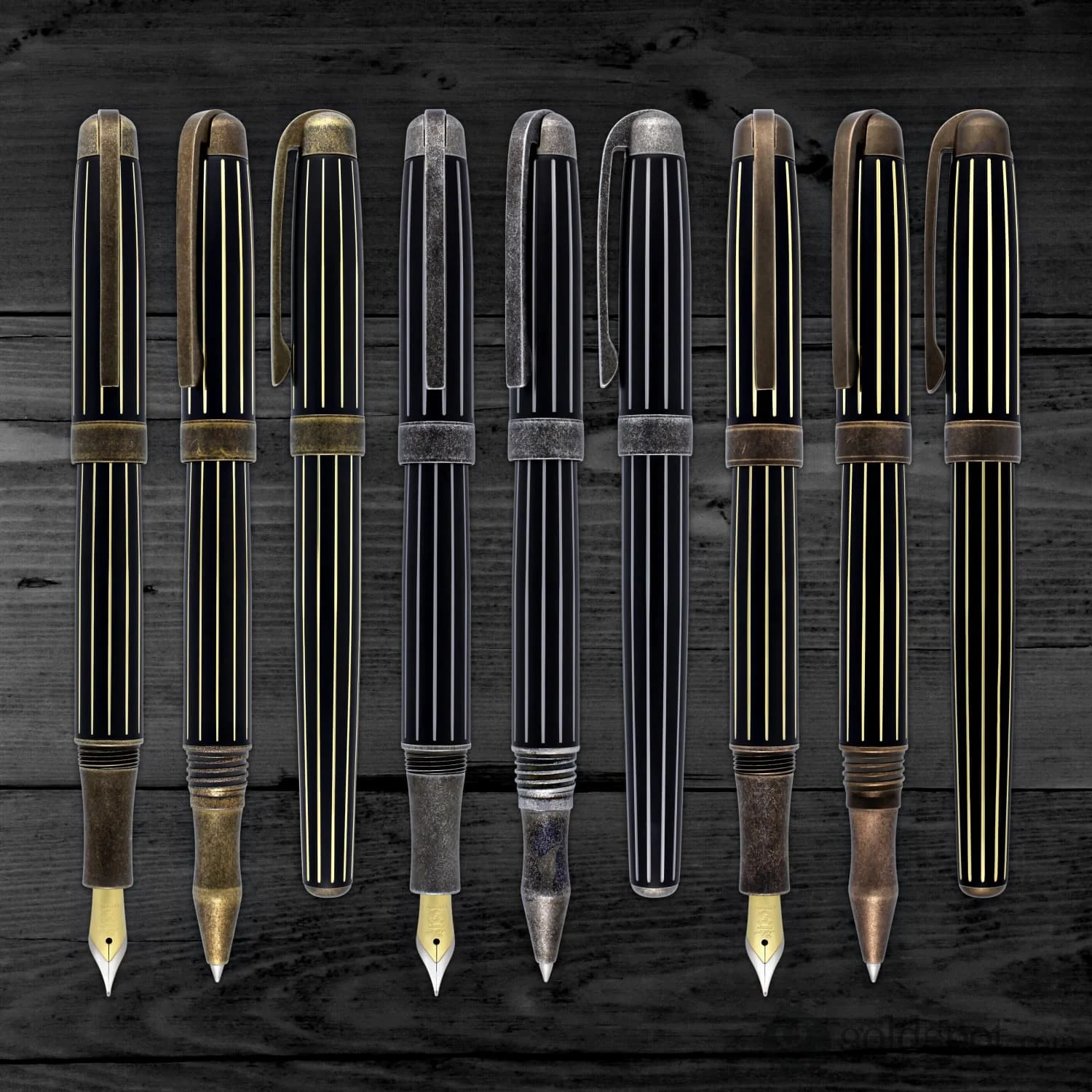 Laban Antique II Fountain Pen in Gold with Lines - Image 9